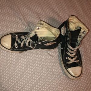 Black converse shoes
